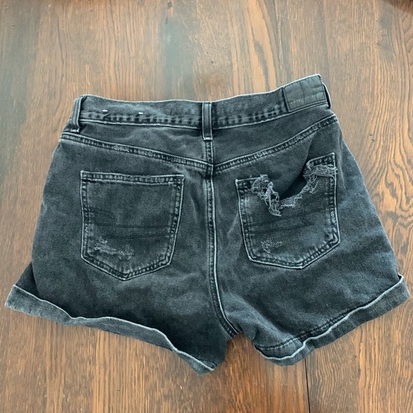 American Eagle ripped distressed short shorts - Picture 2 of 2